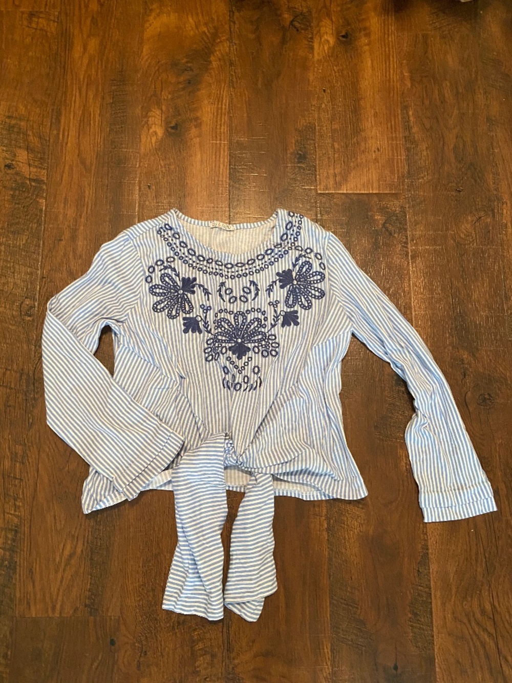 Embroidered Top DJ&JUJU Size S